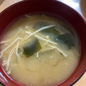 ＊今日のお味噌汁＊えのき・わかめ・豆腐・玉ねぎ